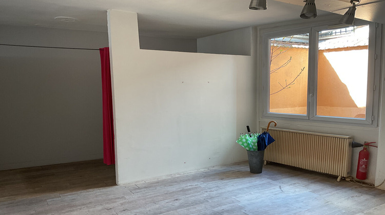 Ma-Cabane - Location Local commercial NOGENT-LE-ROI, 80 m²