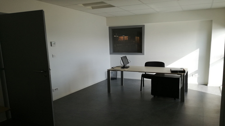 Ma-Cabane - Location Local commercial NORROY-LE-VENEUR, 523 m²