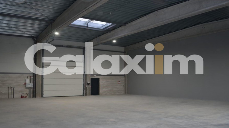 Ma-Cabane - Location Local commercial Noyal-Châtillon-sur-Seiche, 120 m²