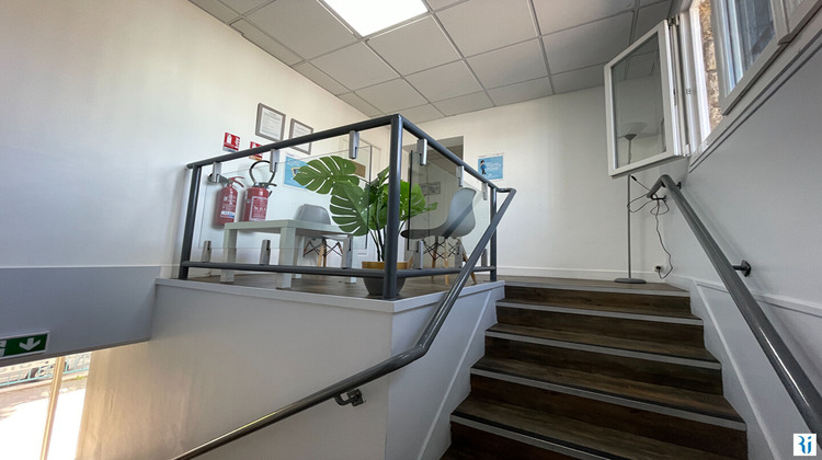 Ma-Cabane - Location Local commercial OISSEL, 70 m²