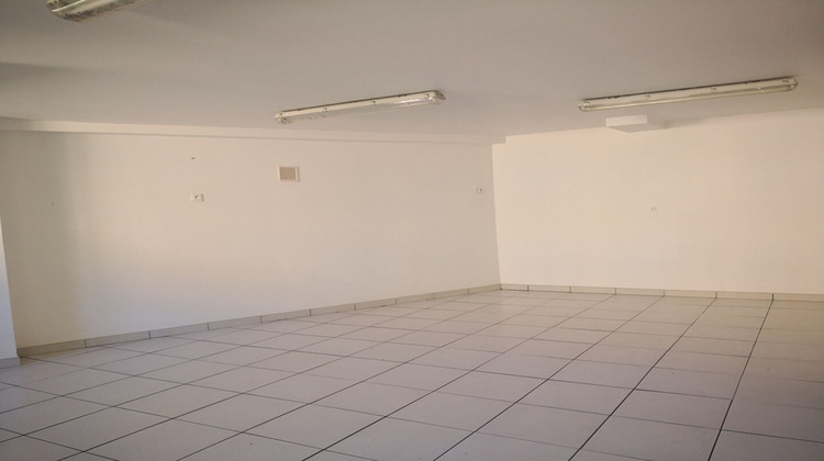 Ma-Cabane - Location Local commercial OLLIOULES, 235 m²