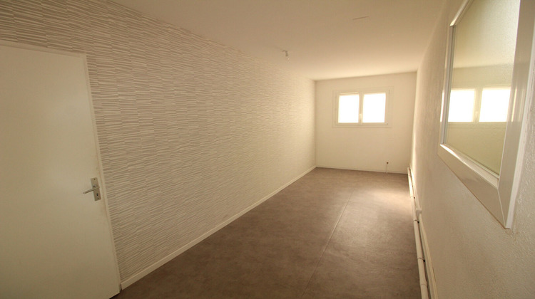 Ma-Cabane - Location Local commercial OLLIOULES, 29 m²