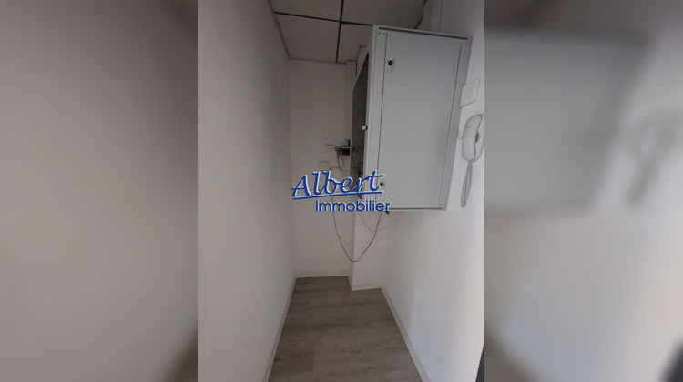 Ma-Cabane - Location Local commercial OLLIOULES, 122 m²