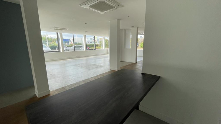 Ma-Cabane - Location Local commercial ORGEVAL, 197 m²