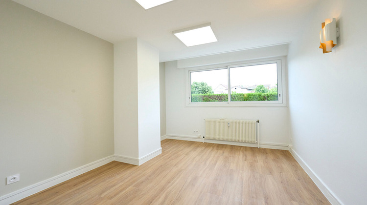 Ma-Cabane - Location Local commercial OYONNAX, 10 m²