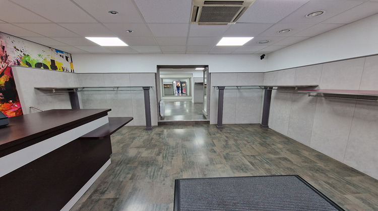 Ma-Cabane - Location Local commercial OYONNAX, 77 m²
