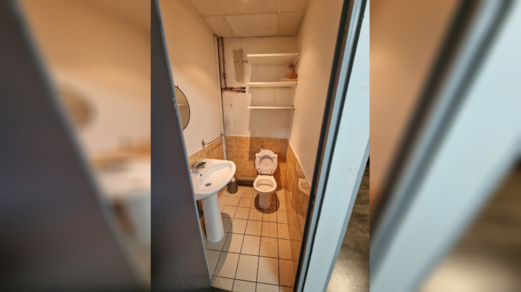 Ma-Cabane - Location Local commercial OYONNAX, 77 m²