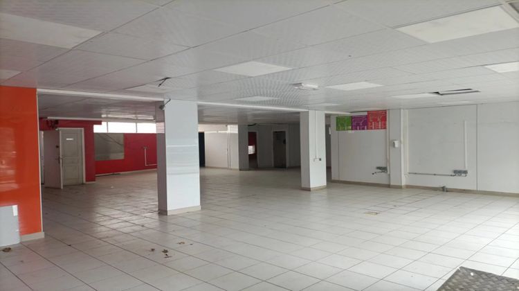 Ma-Cabane - Location Local commercial Pantin, 300 m²