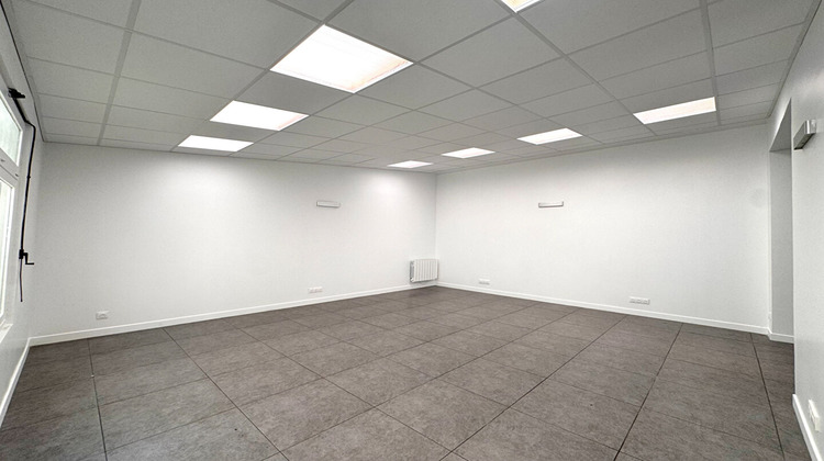 Ma-Cabane - Location Local commercial PARIS 10, 57 m²