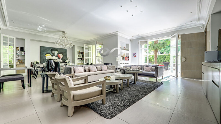 Ma-Cabane - Location Local commercial PARIS 16, 300 m²