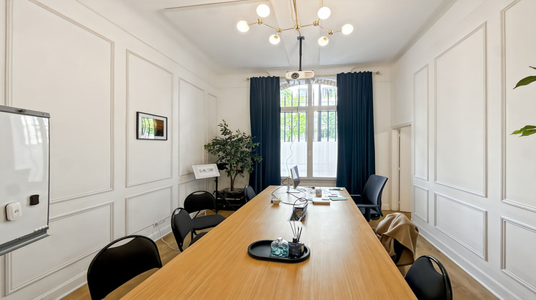Ma-Cabane - Location Local commercial PARIS 16, 105 m²
