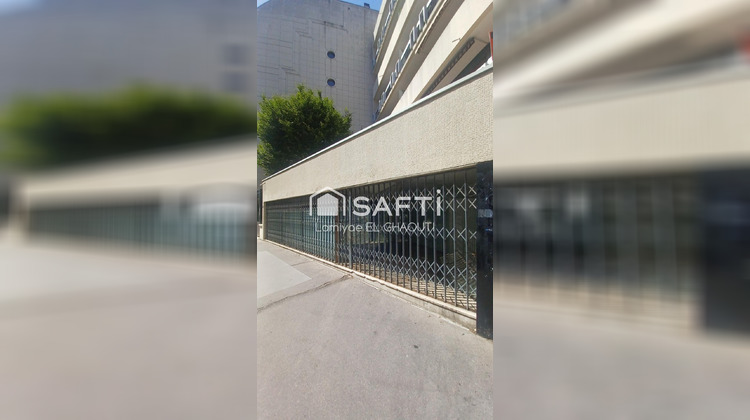 Ma-Cabane - Location Local commercial Paris 18e Arrondissement, 90 m²
