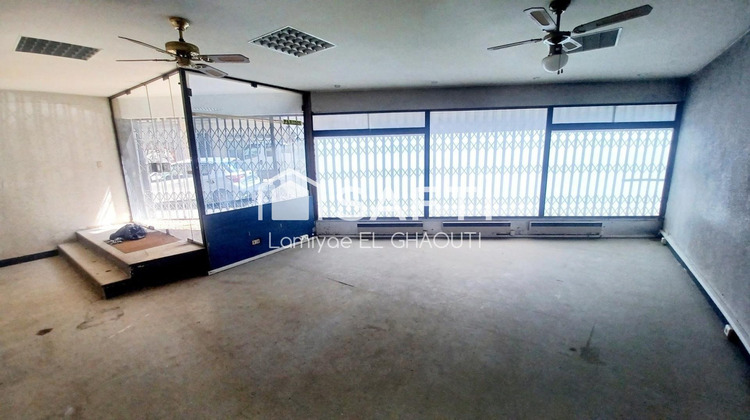 Ma-Cabane - Location Local commercial Paris 18e Arrondissement, 90 m²