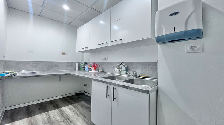 Ma-Cabane - Location Local commercial PARIS 19, 130 m²