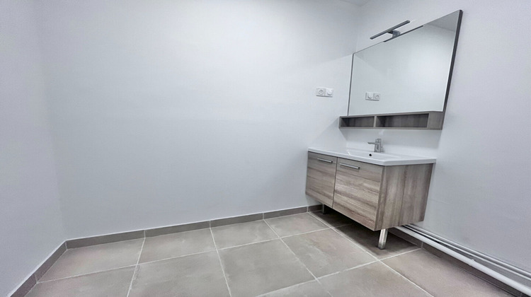 Ma-Cabane - Location Local commercial PARIS 19, 70 m²