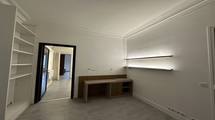 Ma-Cabane - Location Local commercial Paris, 92 m²