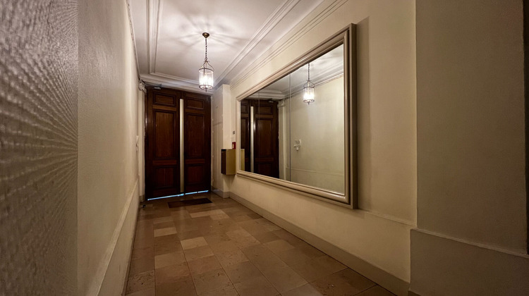 Ma-Cabane - Location Local commercial PARIS 9, 32 m²