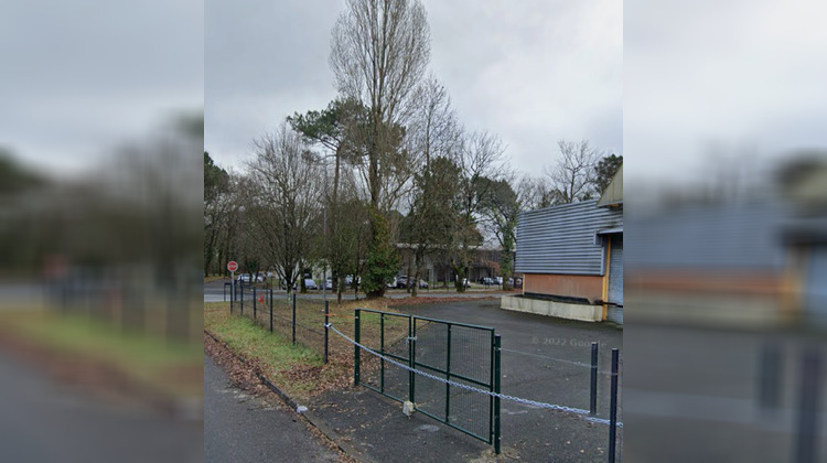 Ma-Cabane - Location Local commercial Pessac, 840 m²