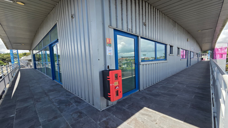 Ma-Cabane - Location Local commercial PETIT BOURG, 82 m²