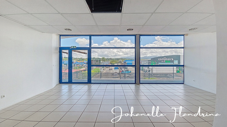 Ma-Cabane - Location Local commercial PETIT BOURG, 82 m²