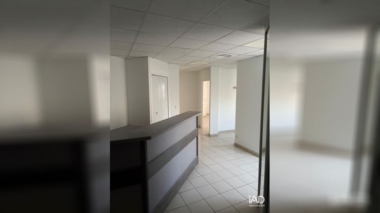 Ma-Cabane - Location Local commercial Pierrelatte, 97 m²