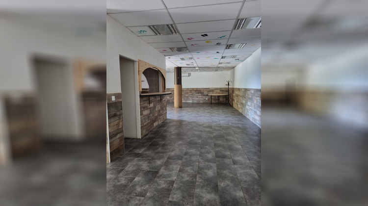 Ma-Cabane - Location Local commercial Pierrevert, 220 m²