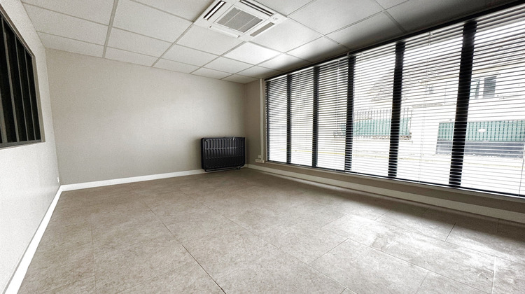 Ma-Cabane - Location Local commercial Plailly, 71 m²