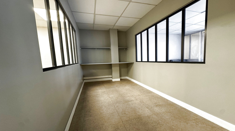 Ma-Cabane - Location Local commercial Plailly, 71 m²