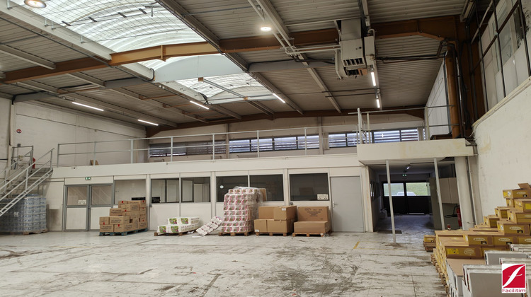 Ma-Cabane - Location Local commercial Plaisir, 298 m²