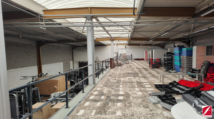 Ma-Cabane - Location Local commercial Plaisir, 668 m²