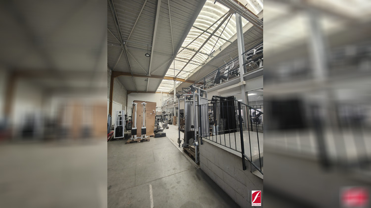 Ma-Cabane - Location Local commercial Plaisir, 668 m²