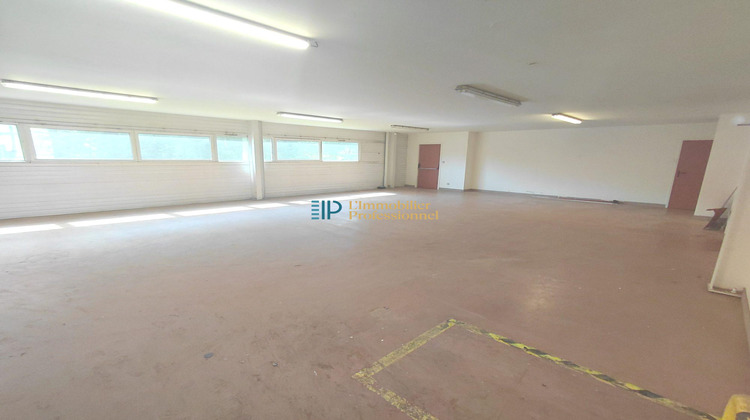 Ma-Cabane - Location Local commercial Plomelin, 335 m²