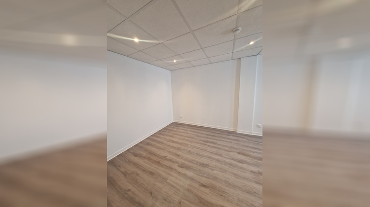 Ma-Cabane - Location Local commercial Pointe-à-Pitre, 674 m²