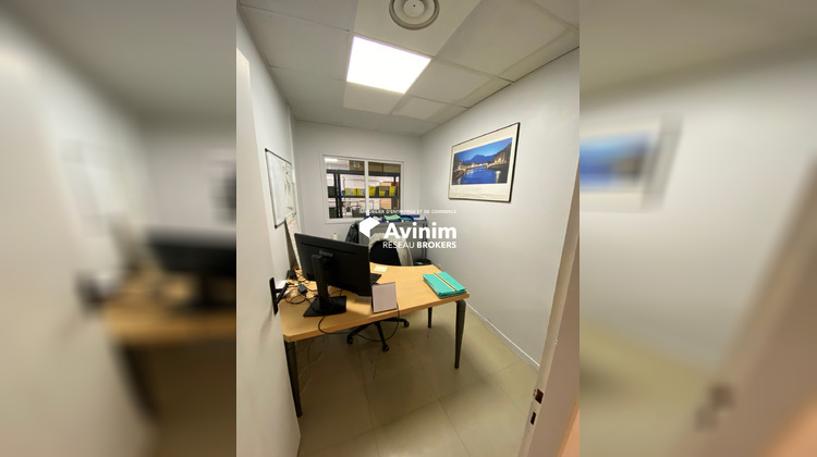 Ma-Cabane - Location Local commercial Poisat, 240 m²