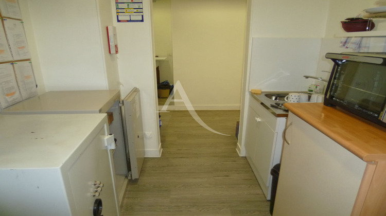 Ma-Cabane - Location Local commercial POISSY, 141 m²