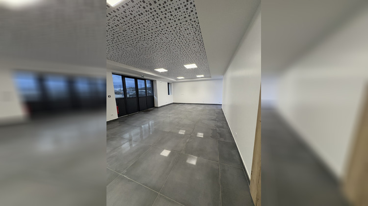 Ma-Cabane - Location Local commercial Pont-d'Ain, 140 m²