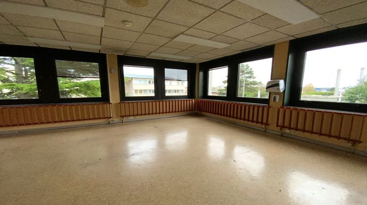 Ma-Cabane - Location Local commercial PONT-SAINTE-MARIE, 3000 m²