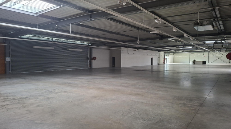 Ma-Cabane - Location Local commercial Pont-Sainte-Marie, 384 m²