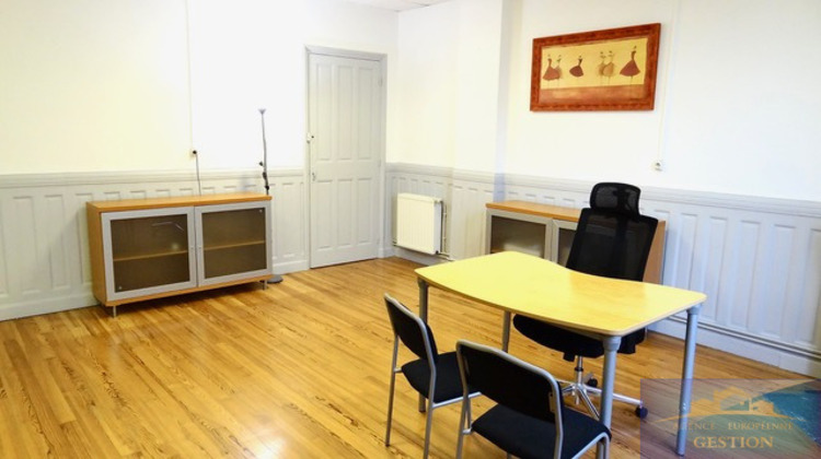 Ma-Cabane - Location Local commercial Pontacq, 25 m²