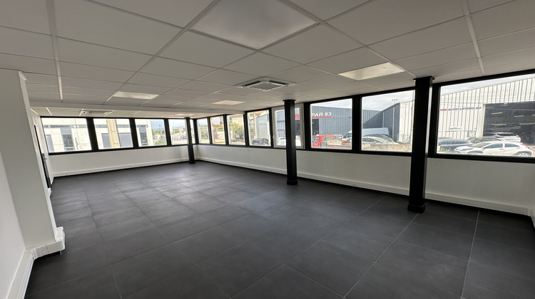 Ma-Cabane - Location Local commercial Puget-sur-Argens, 54 m²