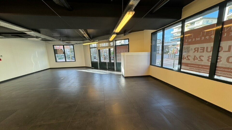 Ma-Cabane - Location Local commercial Puteaux, 146 m²