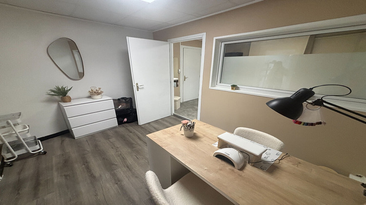 Ma-Cabane - Location Local commercial RAISMES, 60 m²