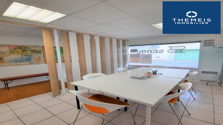 Ma-Cabane - Location Local commercial RAMBOUILLET, 84 m²