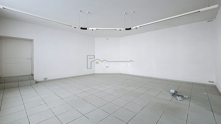 Ma-Cabane - Location Local commercial RAZES, 100 m²