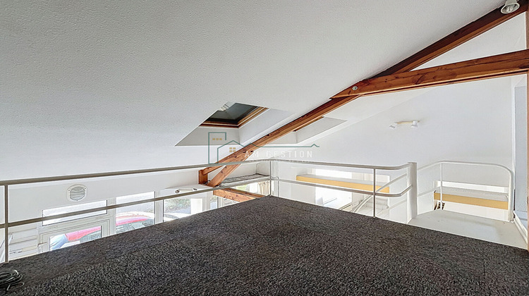 Ma-Cabane - Location Local commercial RAZES, 100 m²