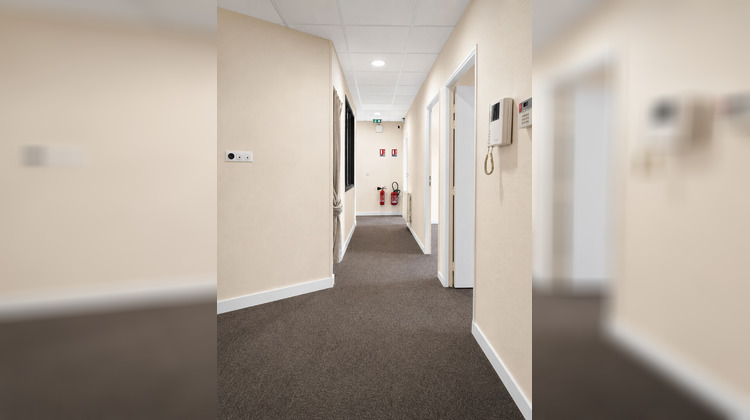 Ma-Cabane - Location Local commercial REIMS, 204 m²