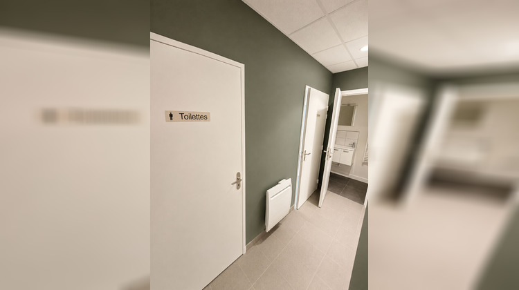 Ma-Cabane - Location Local commercial REIMS, 204 m²