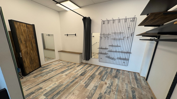 Ma-Cabane - Location Local commercial RENAISON, 76 m²