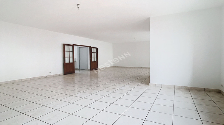 Ma-Cabane - Location Local commercial REZE, 205 m²