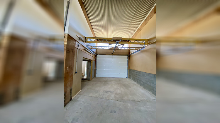 Ma-Cabane - Location Local commercial Riom, 375 m²